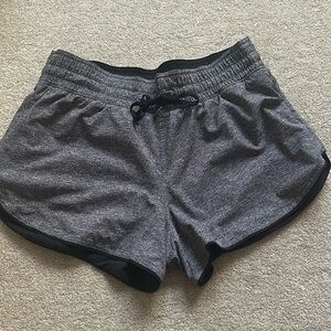 Lululemon Choose a Side Short 3" size 8